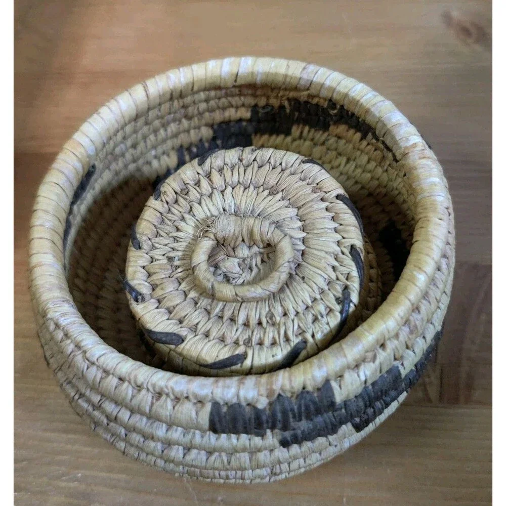 Vtg Lot Of 2 Papago Coiled Nesting Baskes with Lid Devil's claw & Yucca 4
